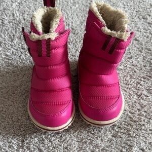NWOT toddler snow boots size 5